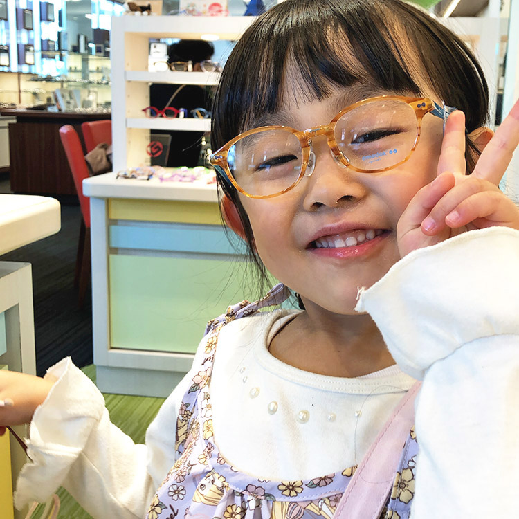 子供眼鏡(こどもめがね)専門ブランド omodok